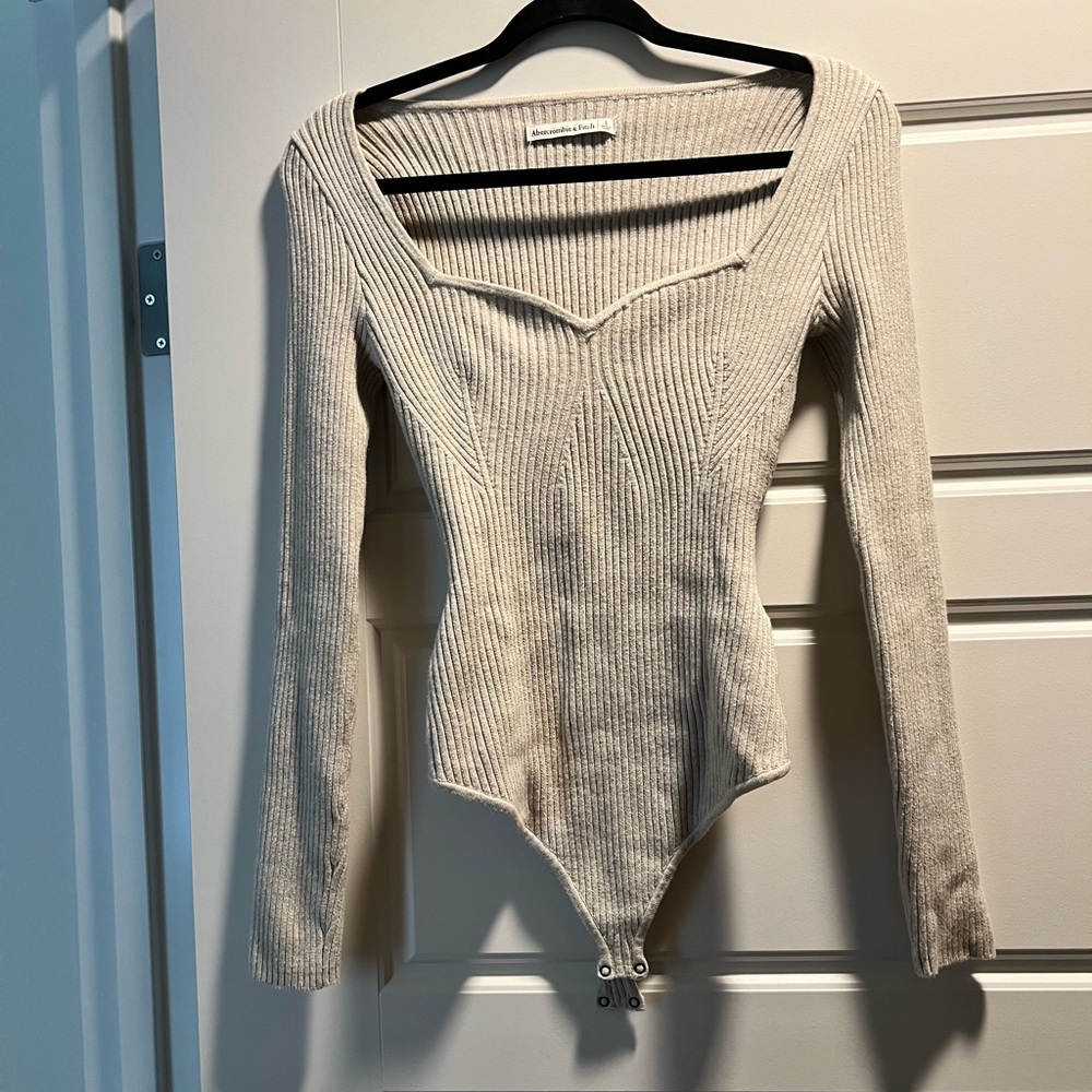 Abercrombie sweater bodysuit -tan